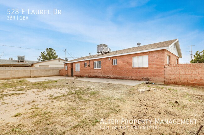Building Photo - 528 E Laurel Dr
