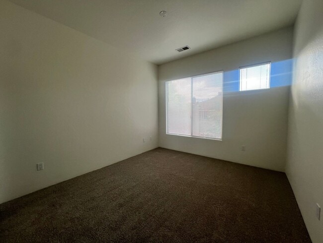 Building Photo - Unfurnished, 1-year long-term rental