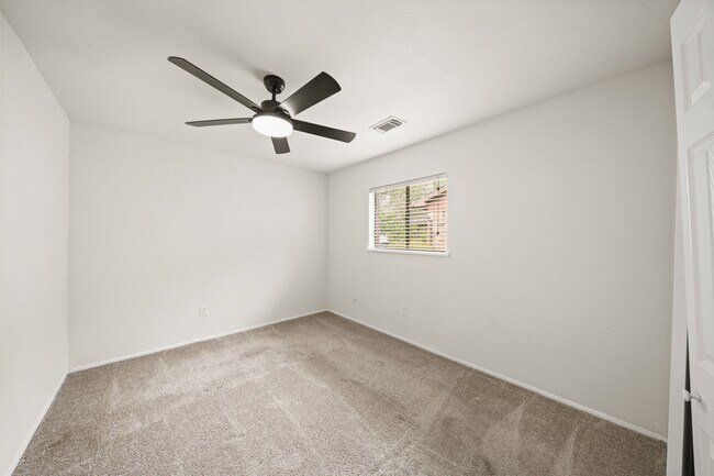 Building Photo - 6711 Pickett Dr