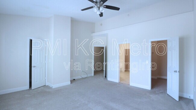 Building Photo - 11624 Tomahawk Creek Pkwy