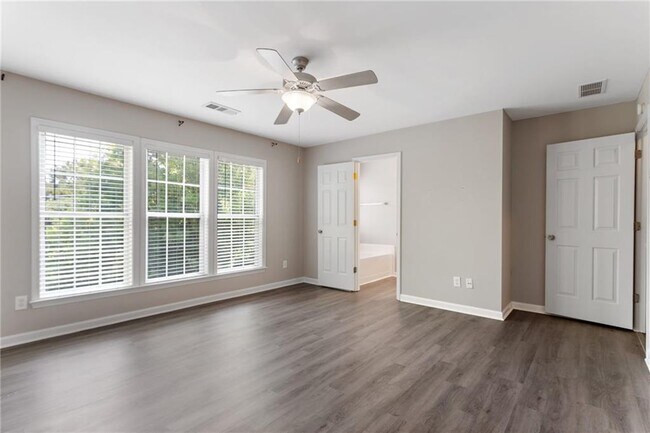 Building Photo - 6250 Whirlaway Dr