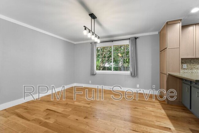 Building Photo - 8057 Arbor Dr