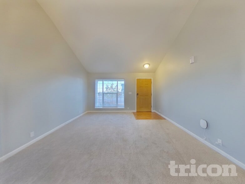 Building Photo - 12254 Pine Valley Cir