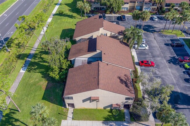 Building Photo - 890 N Village Dr