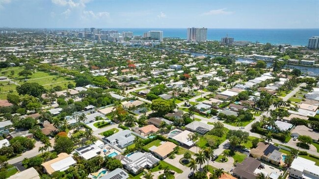 Building Photo - 2445 SE 7th St