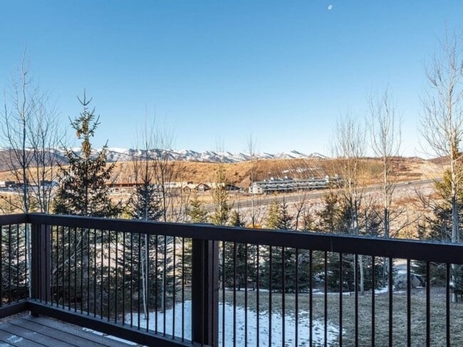 Building Photo - Desirable Black Rock Ridge with Mountain V...