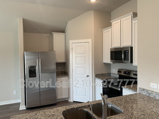 Building Photo - 708 Stonemanor Bay