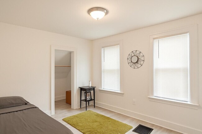 Building Photo - 607 E Euclid St