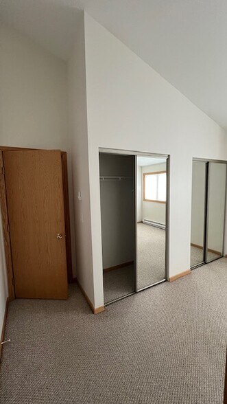 2nd bedroom. Vault Ceilings. Large closets. - 640 Homestead Dr
