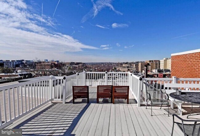 Building Photo - 2007 O St NW