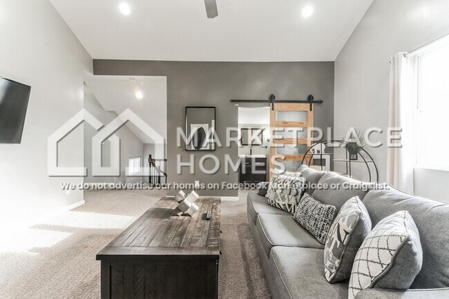 Building Photo - 1917 N College Ave