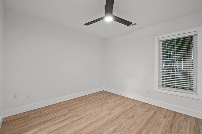 Building Photo - New Construction in Trinity Park near Duke - 2 Bed, 2 Bath, Stunning! - Pet Friendly