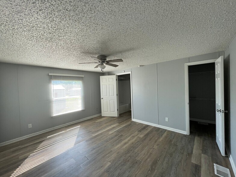 Building Photo - 207 Cumberland Ln