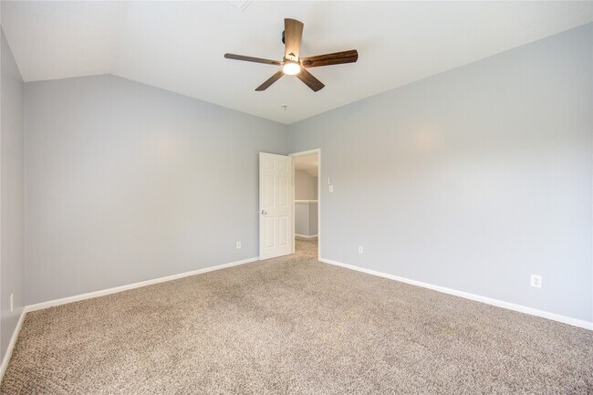 Building Photo - 9351 Royal Way