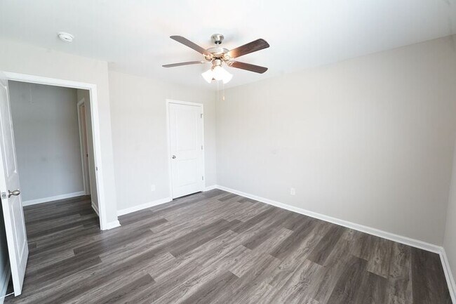 Building Photo - 105 Butternut Blvd