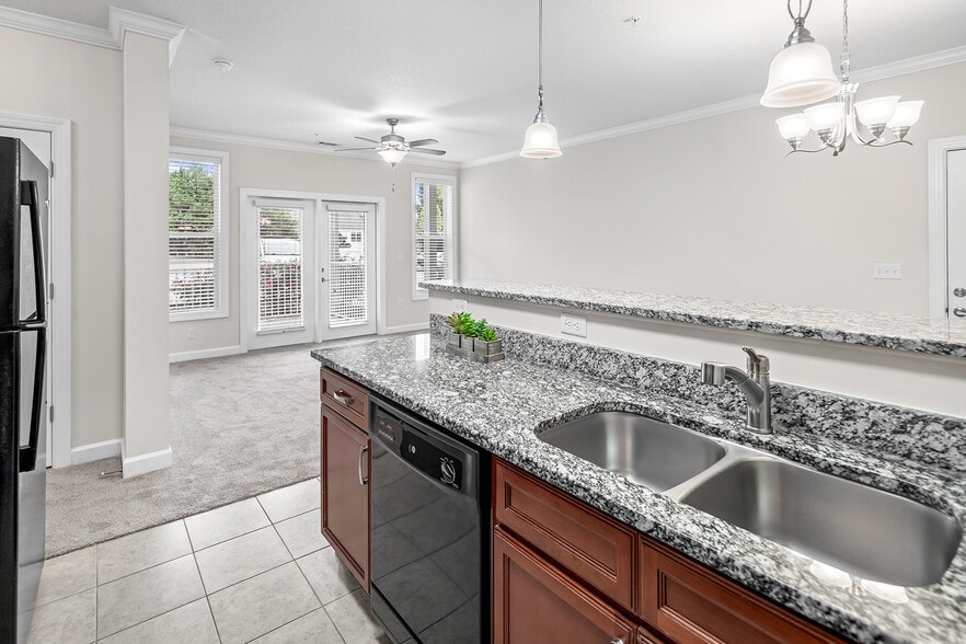 Building Photo - Brittany Place Hendersonville