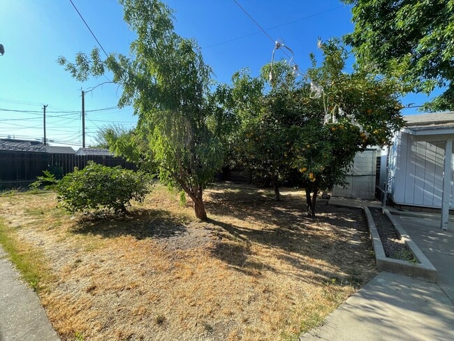Building Photo - Charming 3-Bedroom, 1-Bathroom Home for Re...