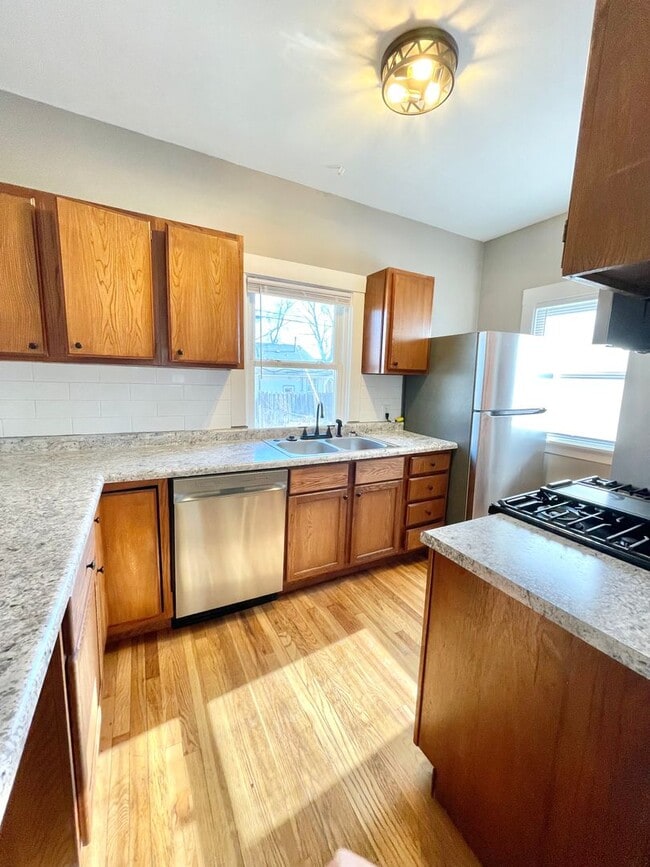 Building Photo - ? Beautifully Updated 3-Bedroom Home in Wearne Park ?