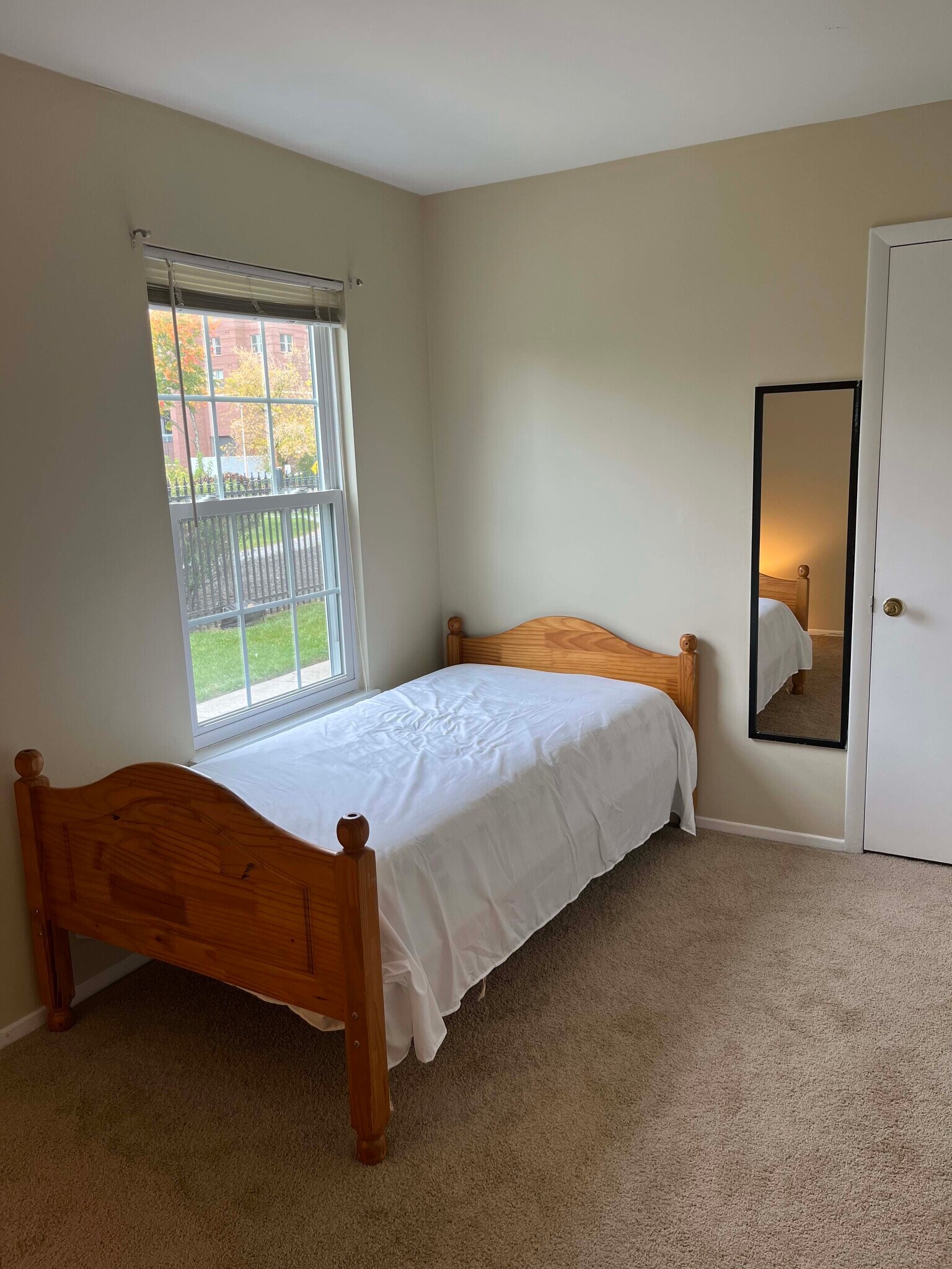 Building Photo - 4835 Berwyn House Rd