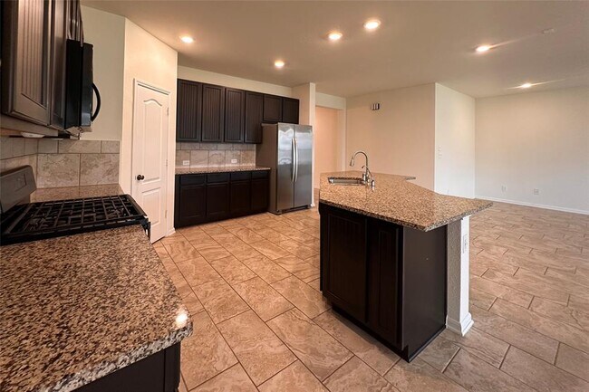 Building Photo - 25302 Farmdale Ln