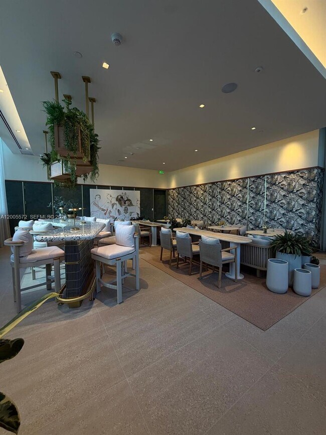 Building Photo - 77 SE 5th St