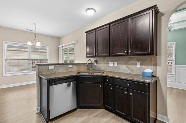 Building Photo - 518 New Hanover Trl