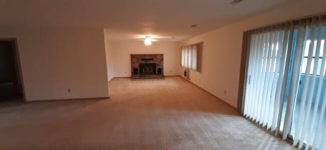 Building Photo - 204 Snead Dr