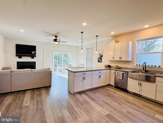 Building Photo - 233A Church St