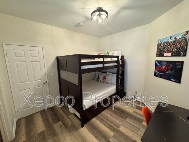 Building Photo - 80746 Diamondback Trail