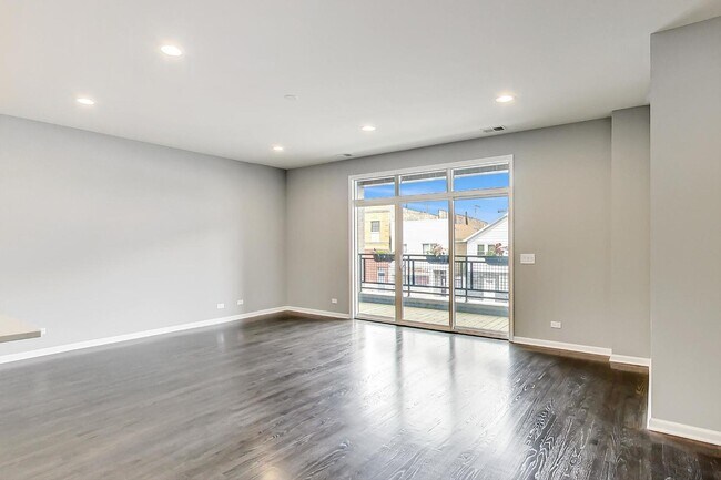 Building Photo - 2910 S Archer Ave