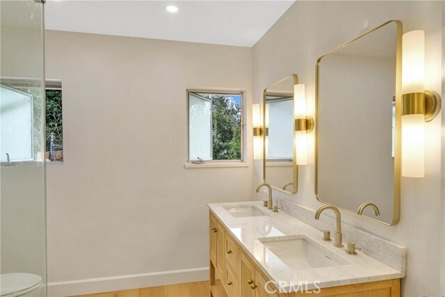 Building Photo - 859 St Katherine Dr