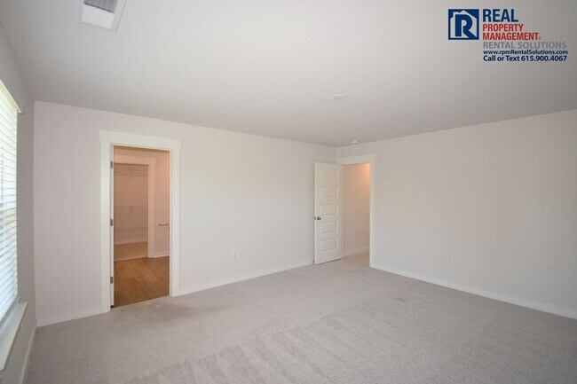 Building Photo - Gorgeous and modern 5 bd 3 ba home in Smyrna! Neighborhood pool and playground!