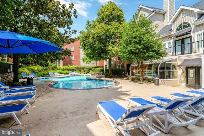 Building Photo - 3307 Wyndham Cir
