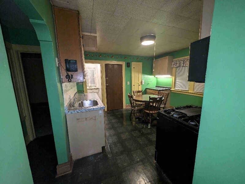 Building Photo - 2024 S 69th St