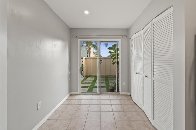 Building Photo - 6230 Riverwalk Ln