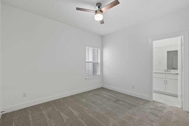 Building Photo - Charming 2-story home in a private Community!