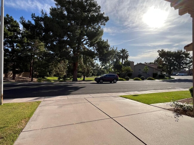 Building Photo - 187 W Amanda Ln