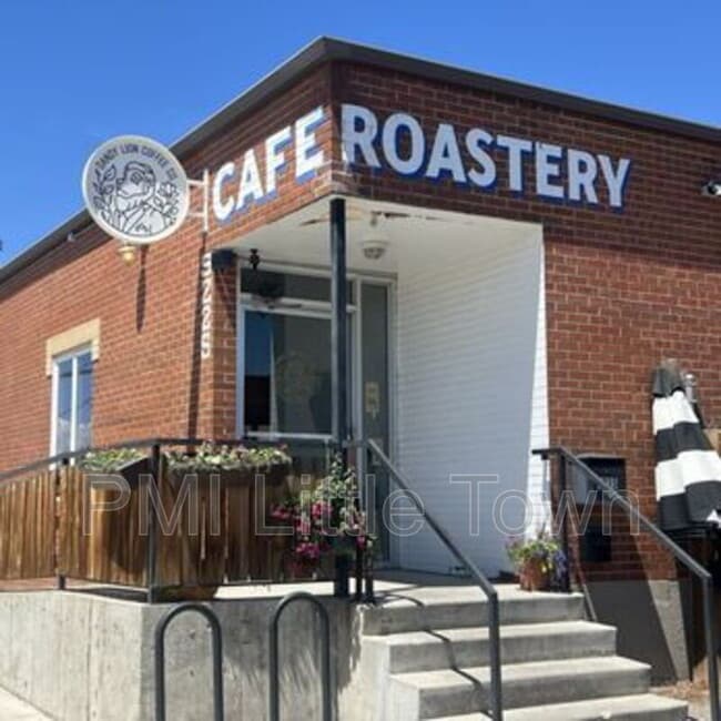 Building Photo - 3622 Hudson St