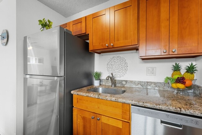 Building Photo - Kahana Manor #318 Furnished One Bedroom One Bath Unit