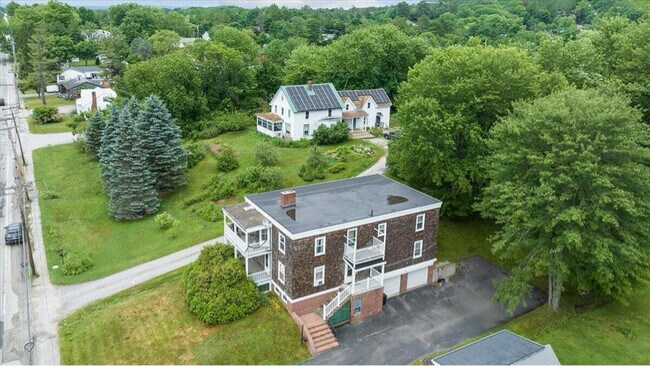 Primary Photo - 499 College St