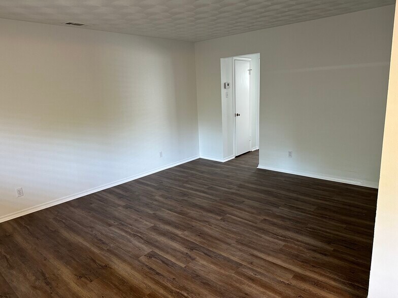 Building Photo - 6205 Oram St