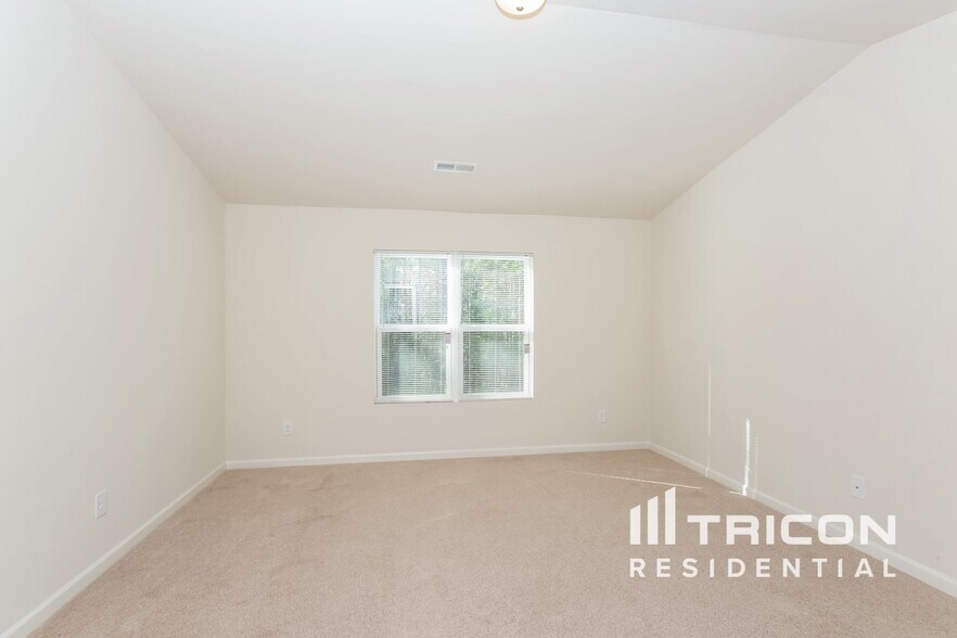Building Photo - 322 Olde North Church Dr