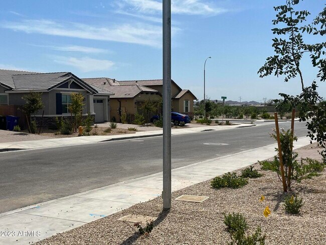 Building Photo - 11148 W Parkway Dr
