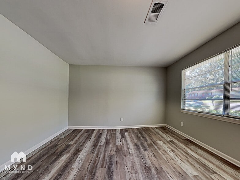 Building Photo - 921 27th Ave N