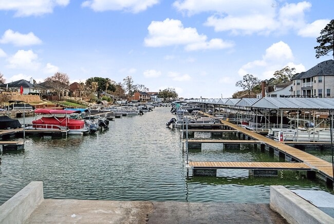 Building Photo - 14822 Spica Ct