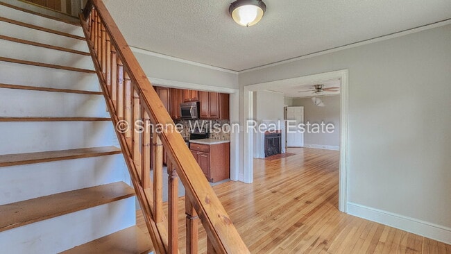 Building Photo - "Charming 4-Bed Chattanooga Home with Hard...
