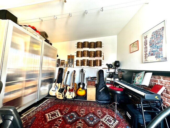 Building Photo - 90 Wareham St