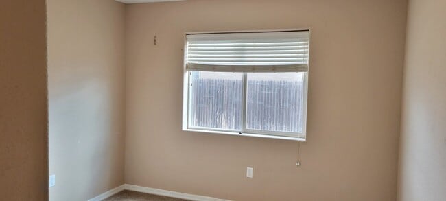 Building Photo - FOUR BEDROOMS IN COLLEGE PARK