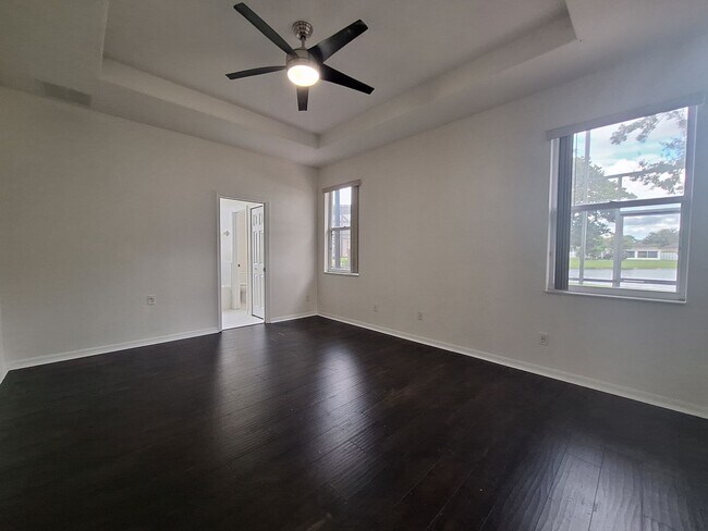 Building Photo - Charming 3-Bedroom Home with Spacious Back...
