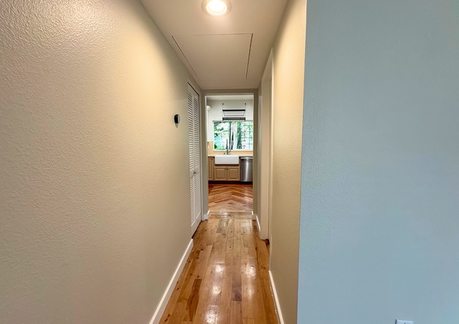 Building Photo - 3952 Richmond St